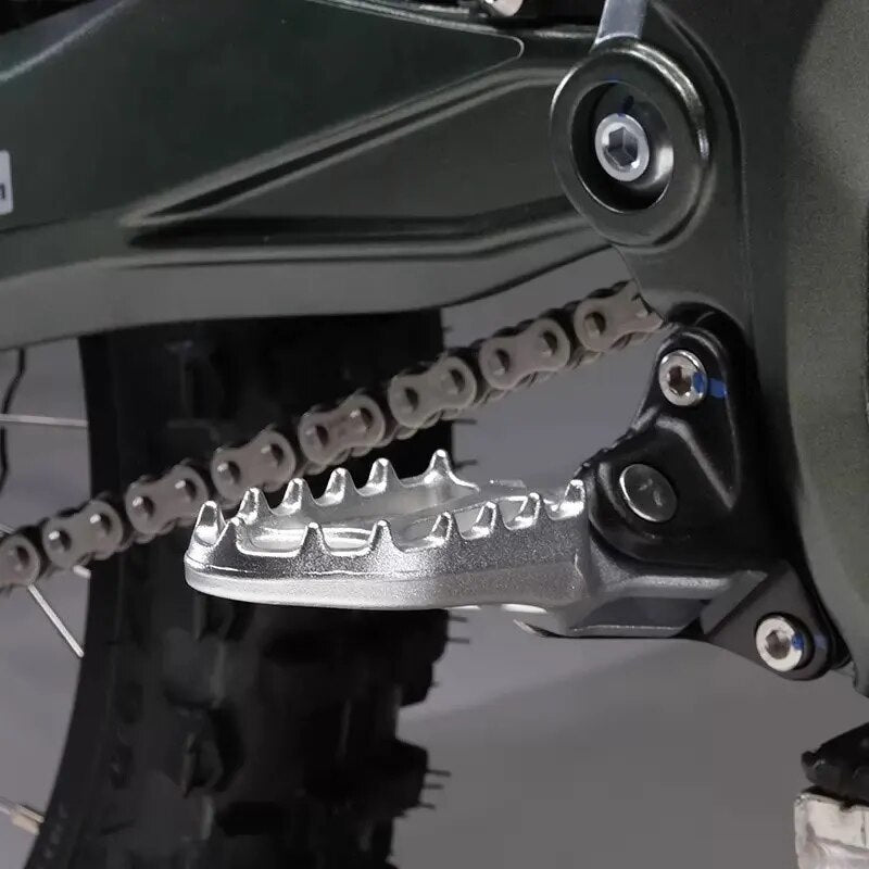Ultra Bee Pegs & Brackets