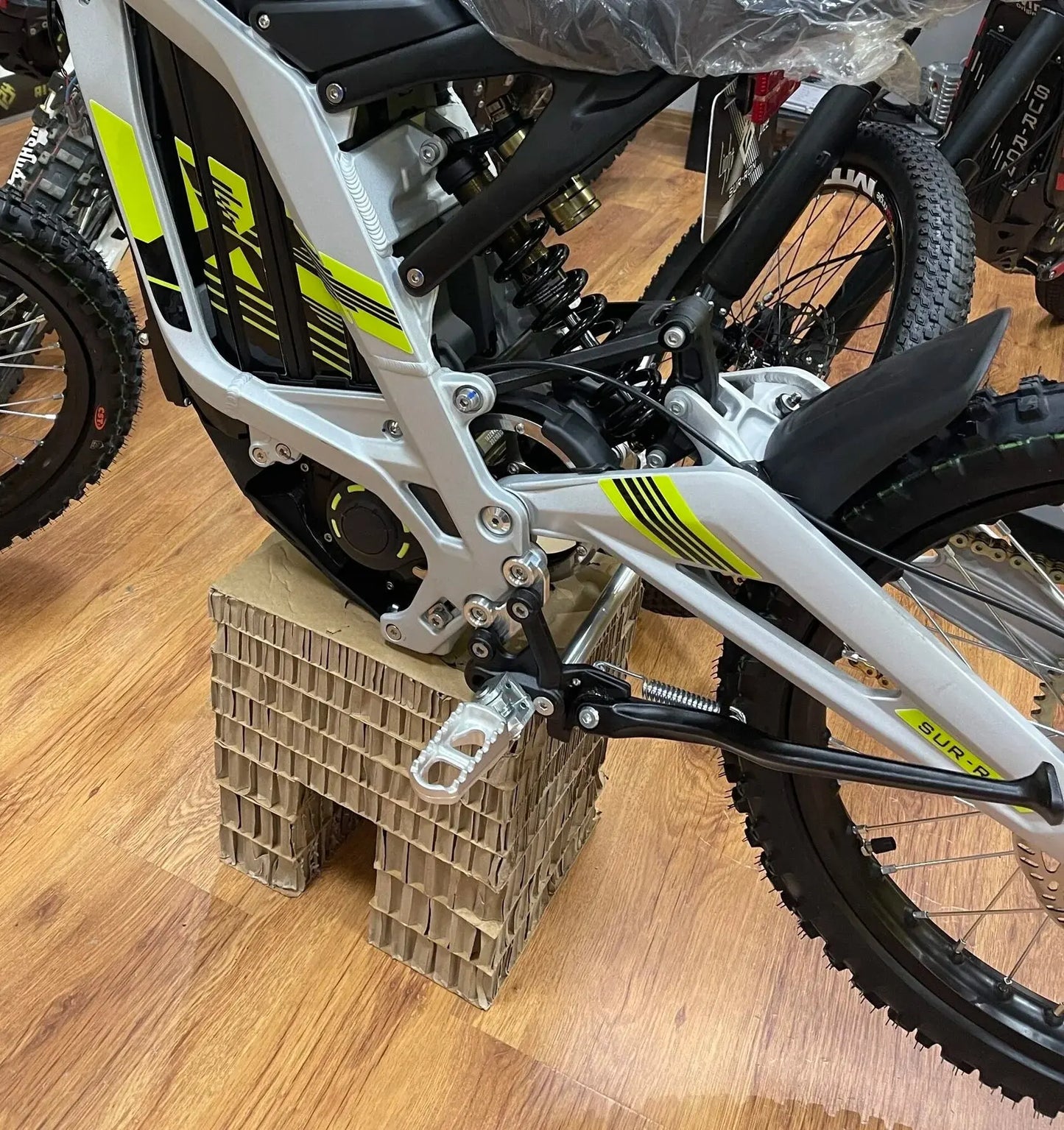 SurRonshop Peg Lowering Kit