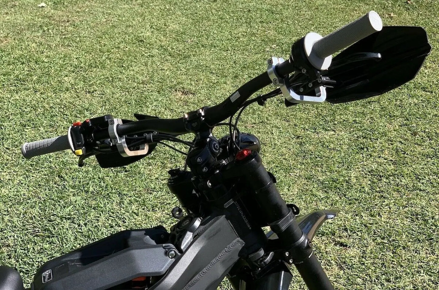 SurRonshop Handlebar Lift Mount / Riser